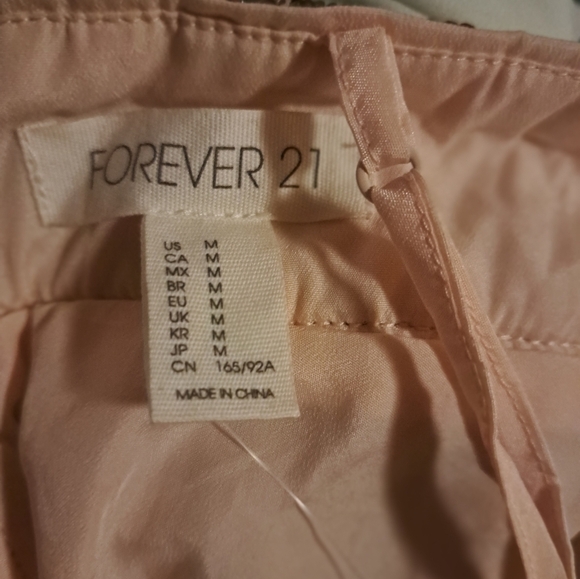 Forever 21 sequin NWT tank top size medium - Picture 6 of 7